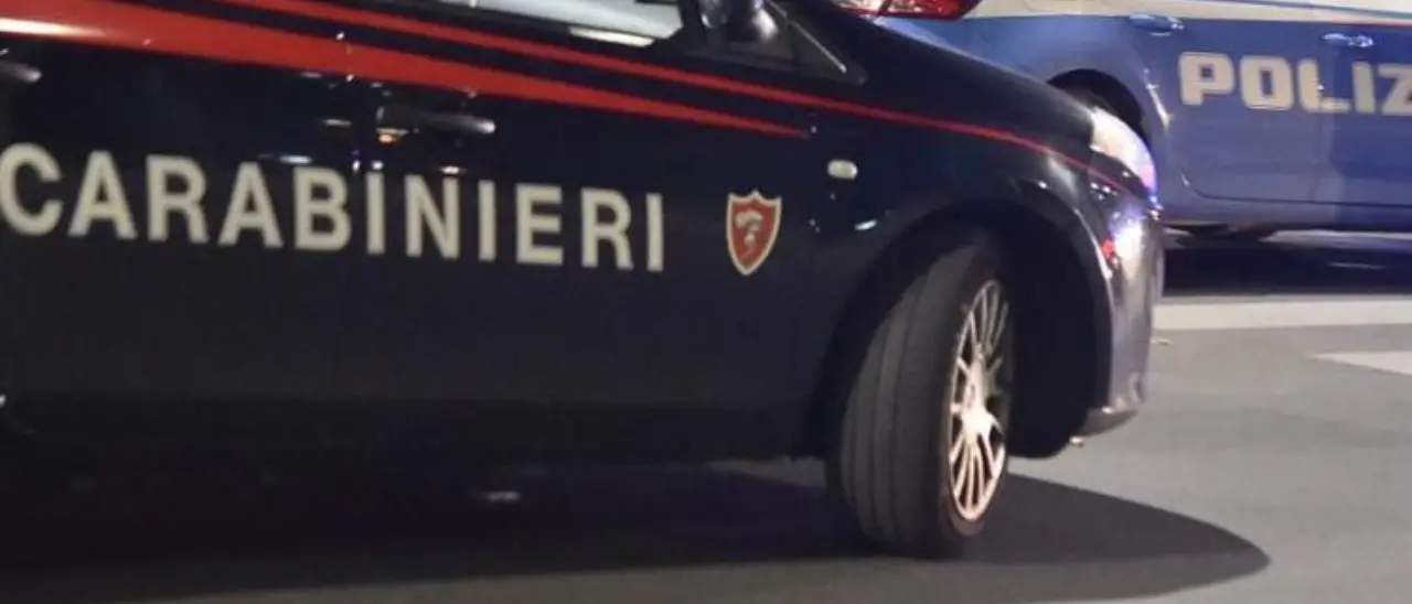 Hashish e cocaina trovate a casa di un diciannovenne di Cosenza