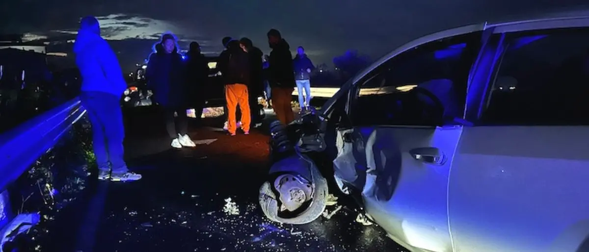 Rossano, violento scontro tra due auto sulla vecchia statale