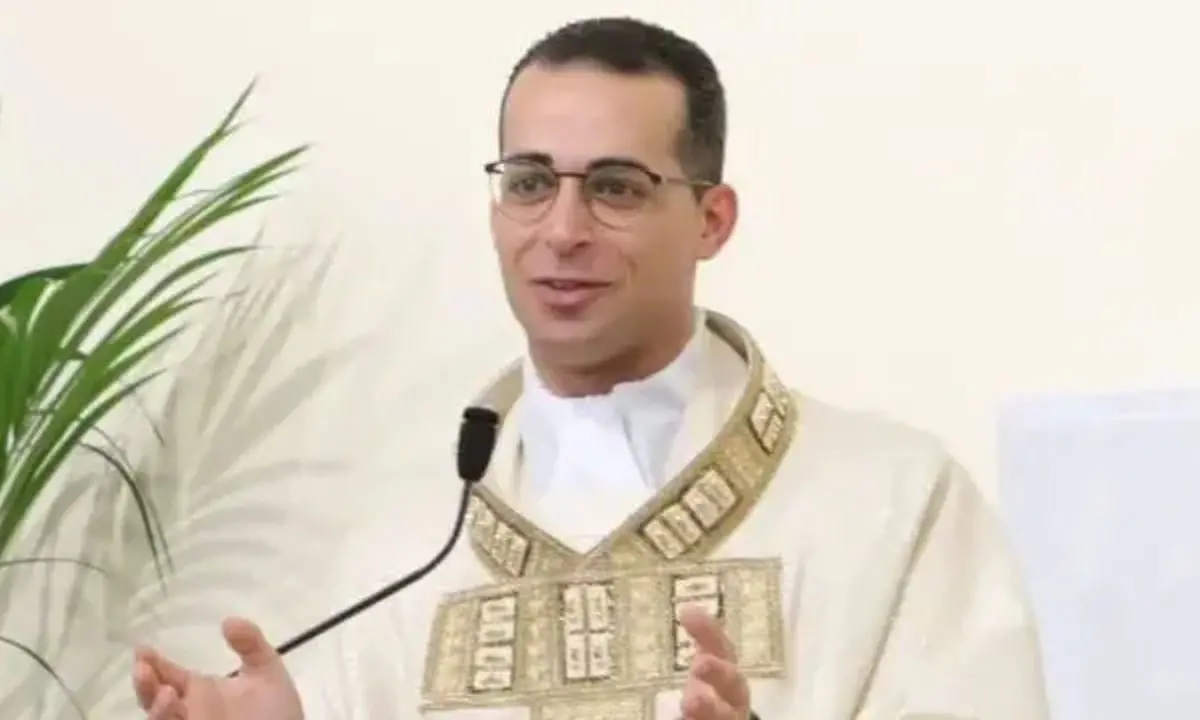 Reggio Calabria, parroco di Archi rapinato in chiesa: arrestato un uomo, denunciati due minorenni