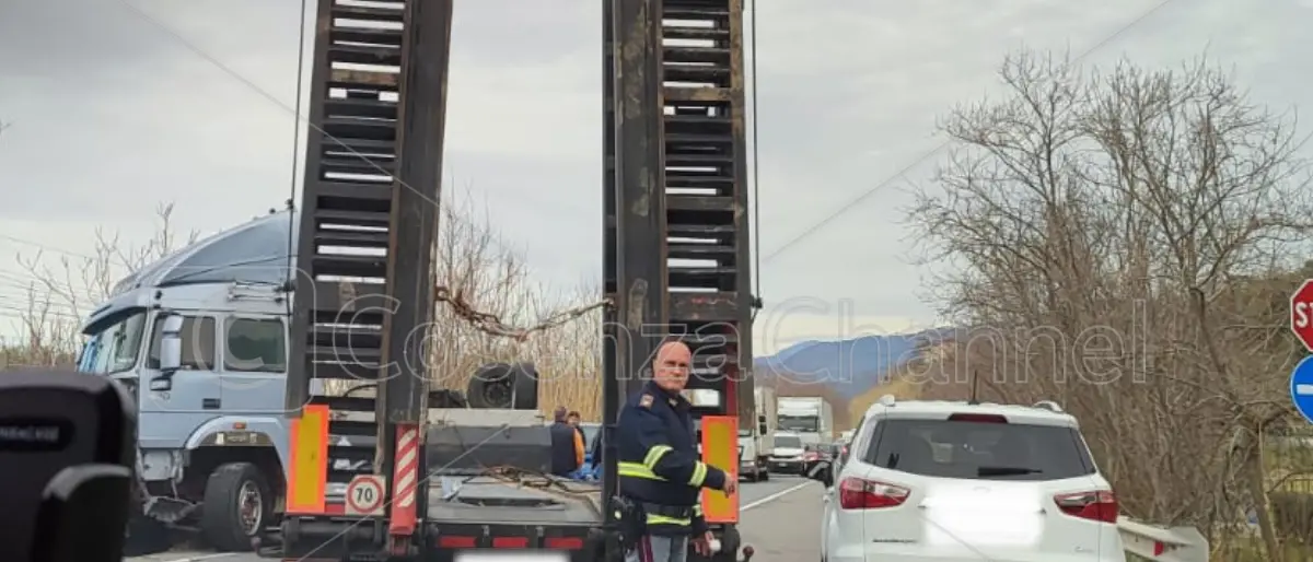 Incidente fra Fuscaldo e Paola, traffico bloccato