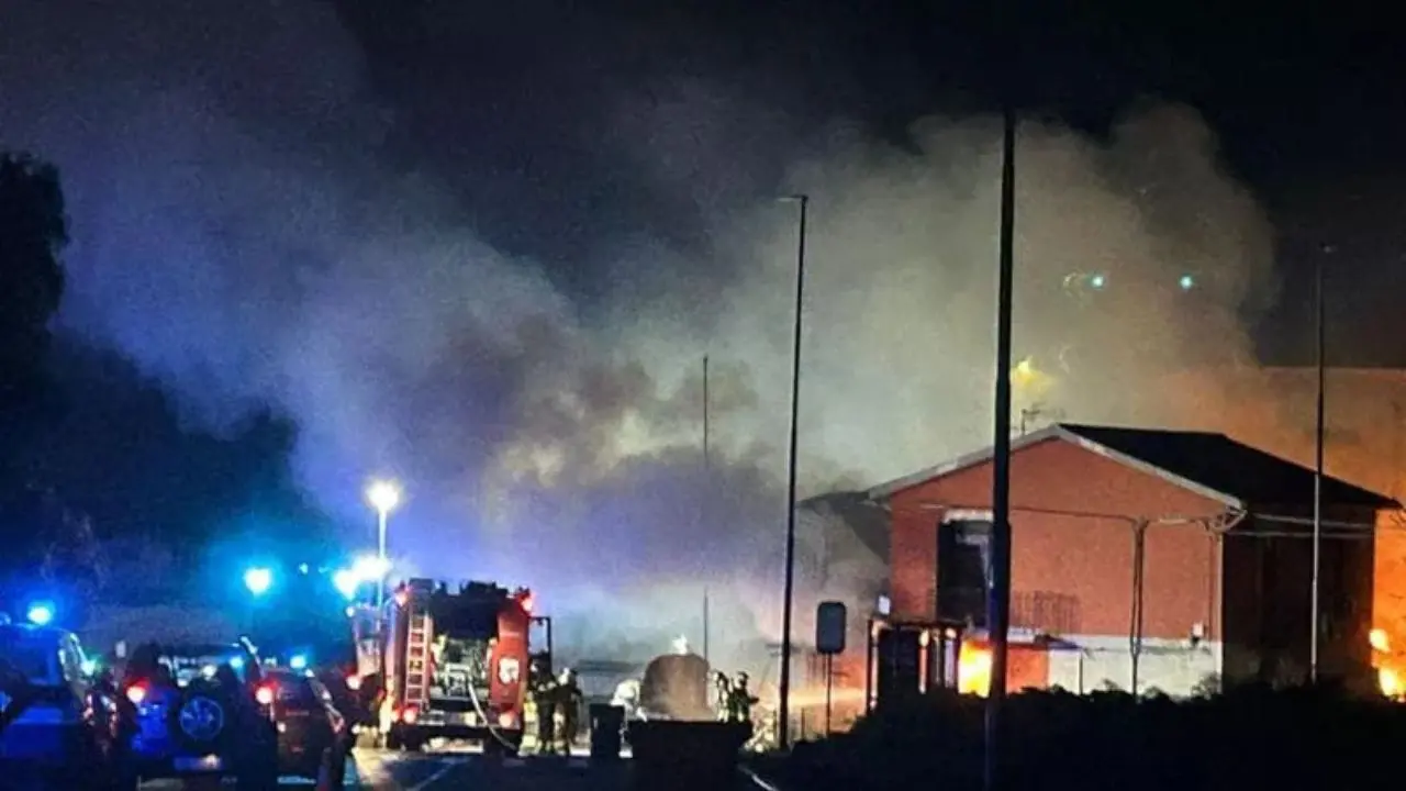 Catania, palazzina di tre piani crolla per una fuga di gas