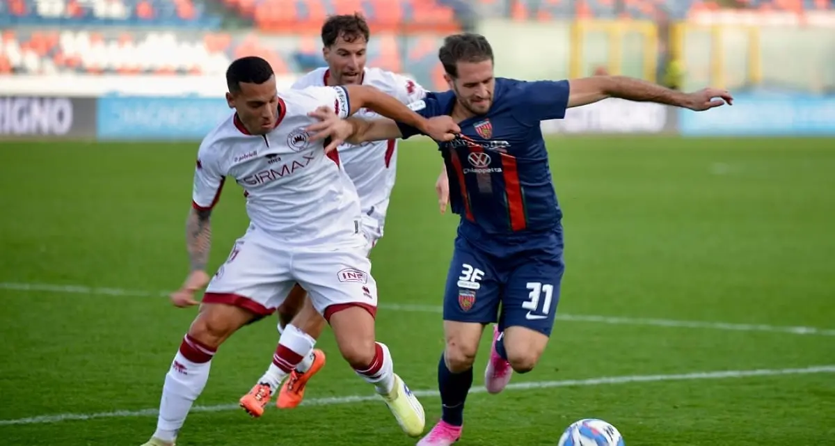 Cosenza, sirene di mercato per Ricci: c’è anche il Benevento