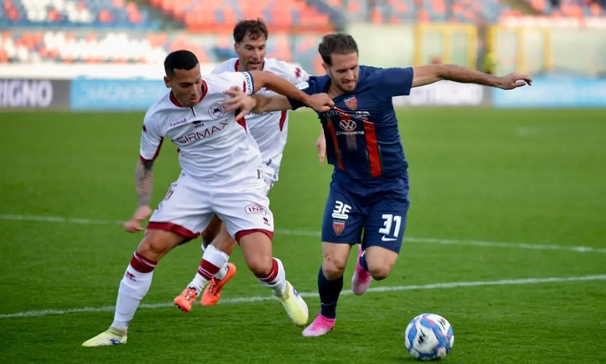 Cosenza, sirene di mercato per Ricci: c’è anche il Benevento