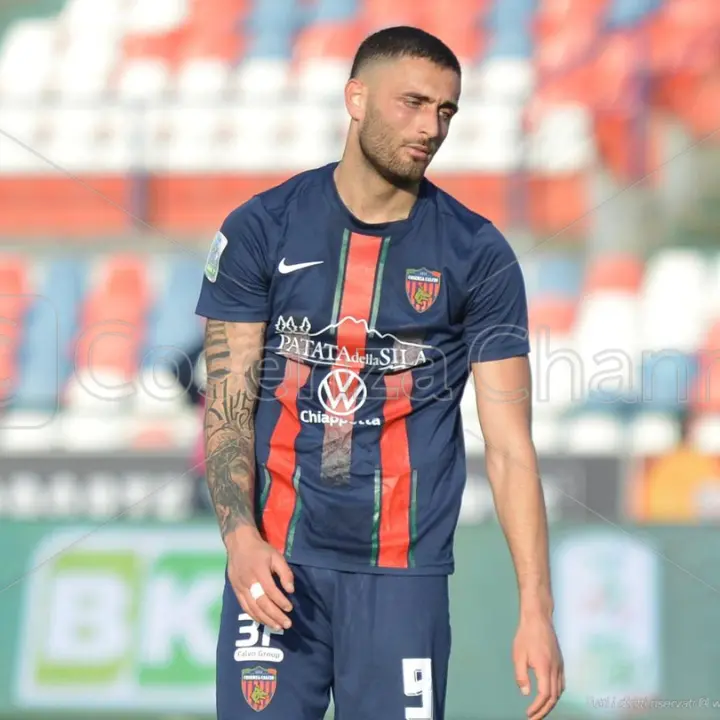 Cosenza, agonia senza fine: k.o. anche col Cittadella. E Guarascio abbandona la tribuna scortato