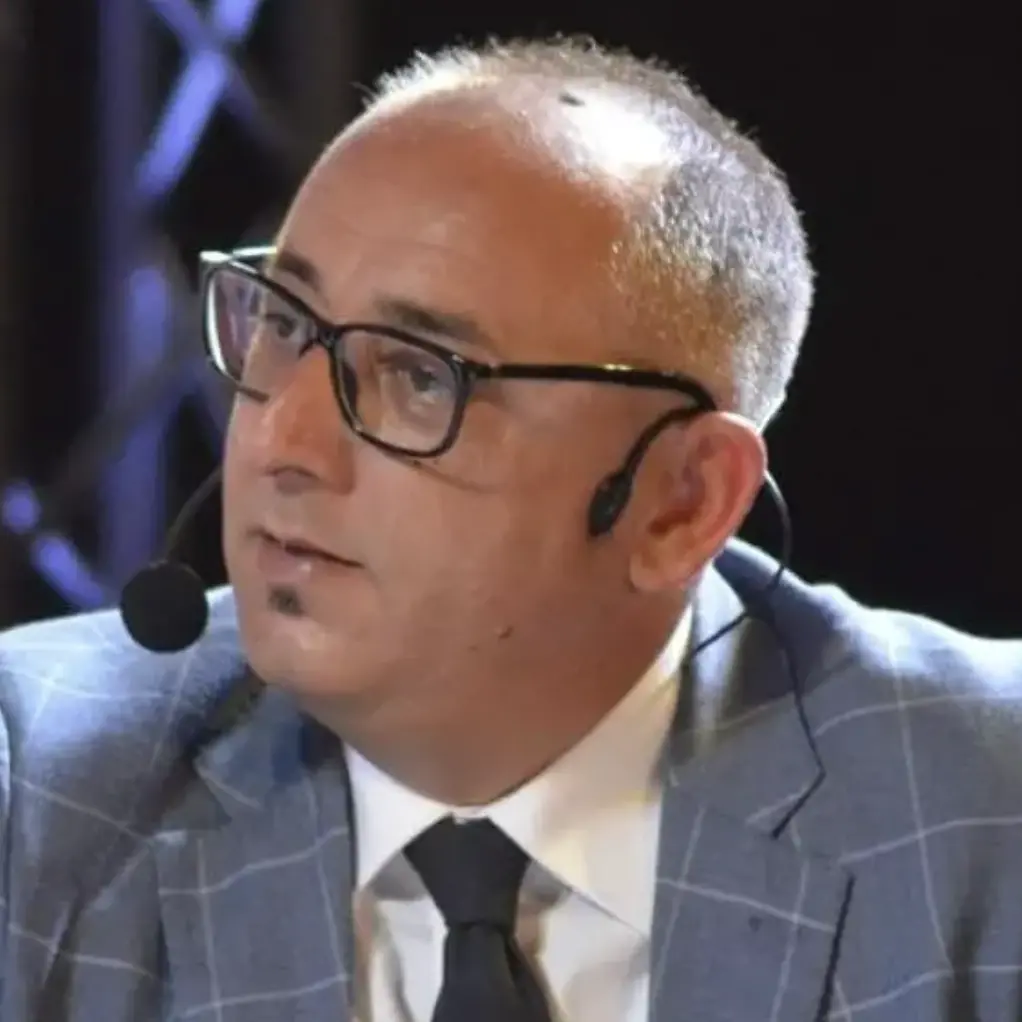 Il giornalista di LaC Francesco Oliverio preso di mira sui social