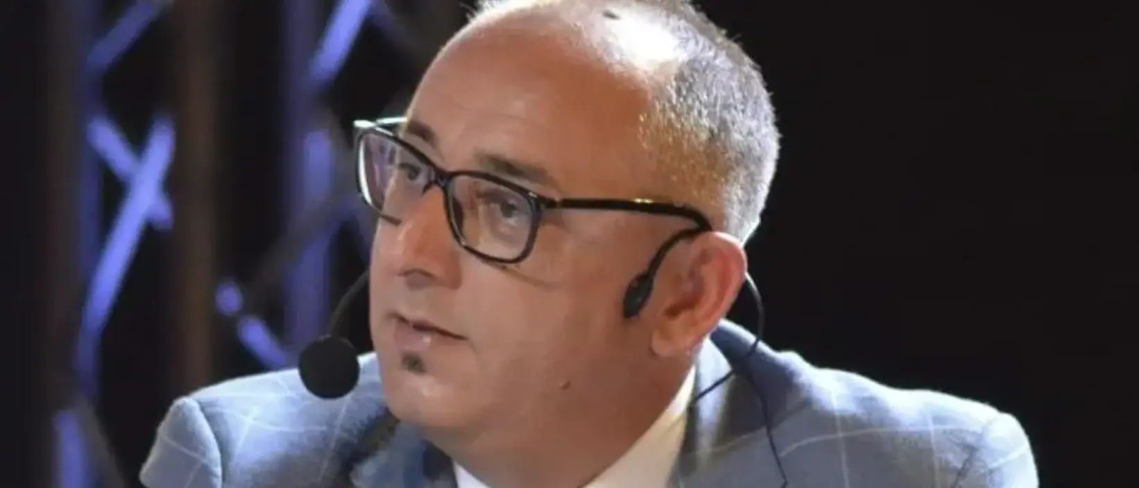 Il giornalista di LaC Francesco Oliverio preso di mira sui social