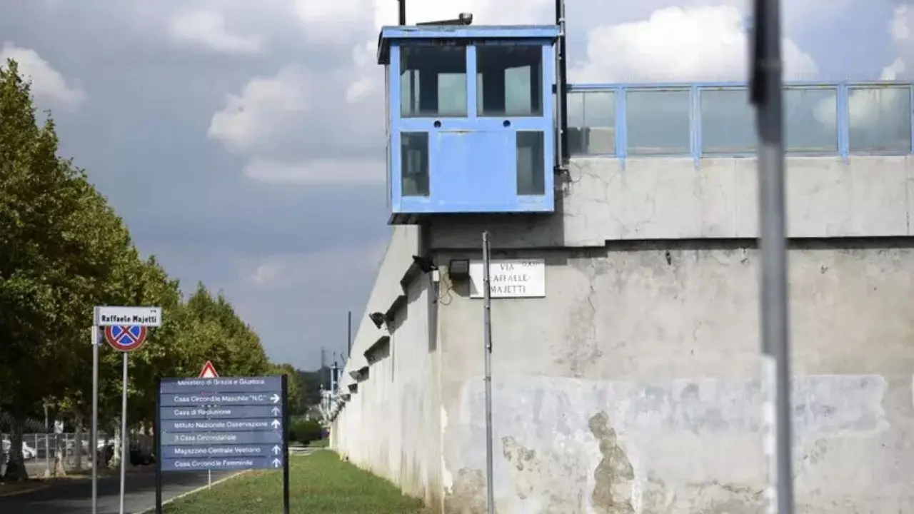 Maxi operazione nel carcere di Rebibbia, da uno psicologo certificati falsi per droga e misure alternative