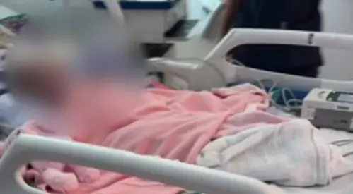 Somministra farmaci inutili alla figlia per ottenere follower: madre accusata di tortura