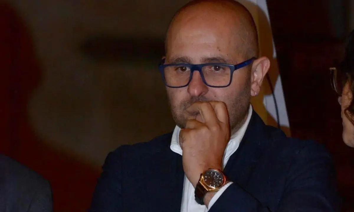 Luzzi, il M5S denuncia offese del sindaco verso il consigliere Giuseppe Giorno