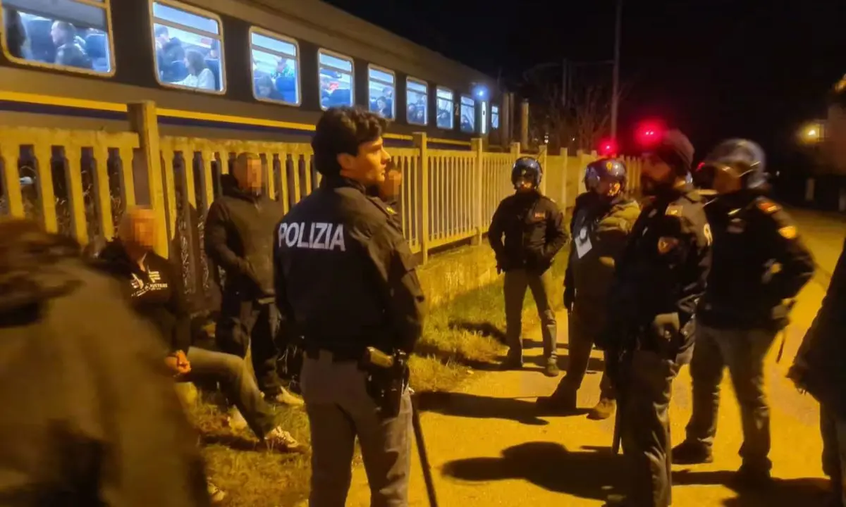 Assalto al treno dei tifosi, otto arresti dopo la partita Udinese-Venezia