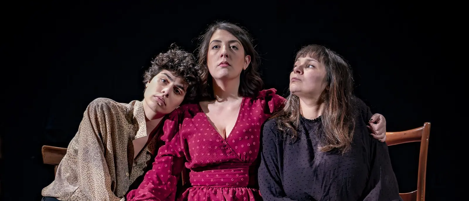 Sorelle di Max Mazzotta debutta a Rende: una rivisitazione di Čechov tra memoria e sogni