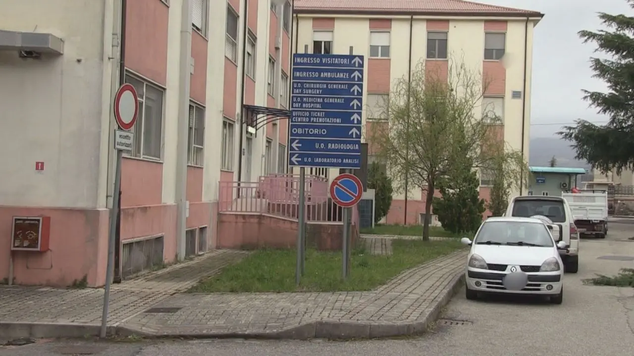 L'ospedale di Rogliano chiude per due anni, Altomare: «Sacrificio indispensabile per salvare il Santa Barbara»