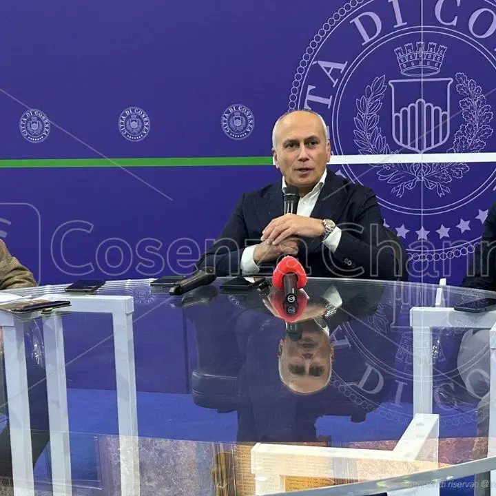 Caruso: «Guarascio mette in vendita il Cosenza». Il patron: «Trattative in corso»