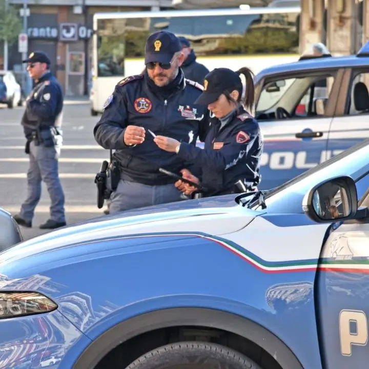 Cosenza, sequestri di droga e controlli serrati della polizia