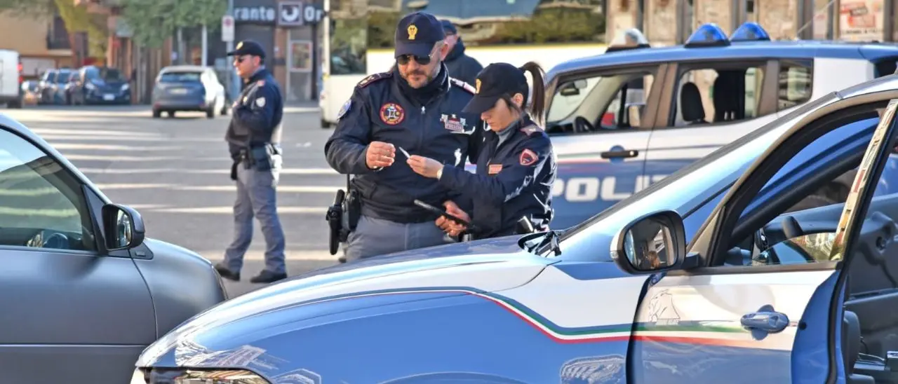 Cosenza, sequestri di droga e controlli serrati della polizia