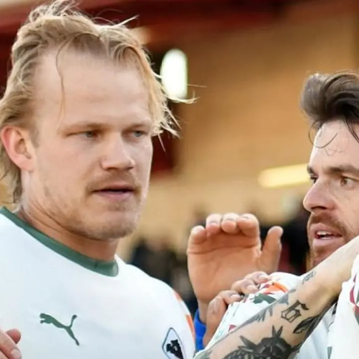 Cosenza-Palermo: Pohjanpalo esce tra gli applausi della tribuna rossoblù