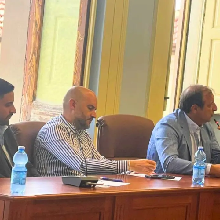 Aprigliano, minoranza all'attacco sullo stop ai progetti di servizio civile