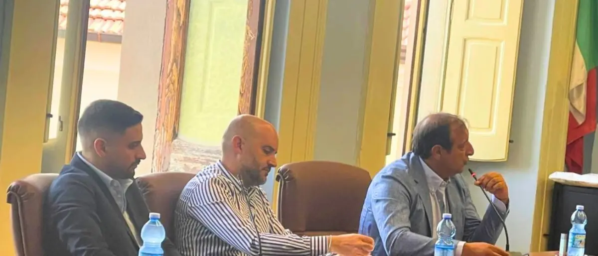 Aprigliano, minoranza all'attacco sullo stop ai progetti di servizio civile