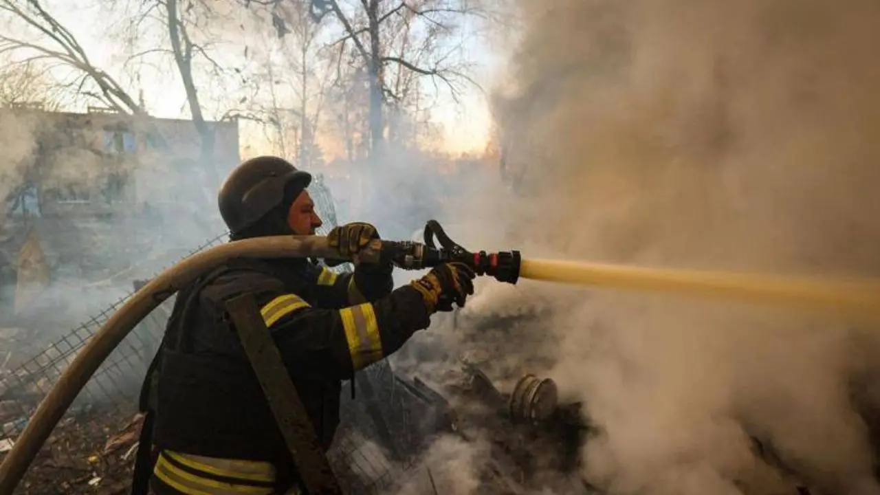 Ucraina, massicci raid russi nella notte: Kiev usa per la prima volta jet francesi