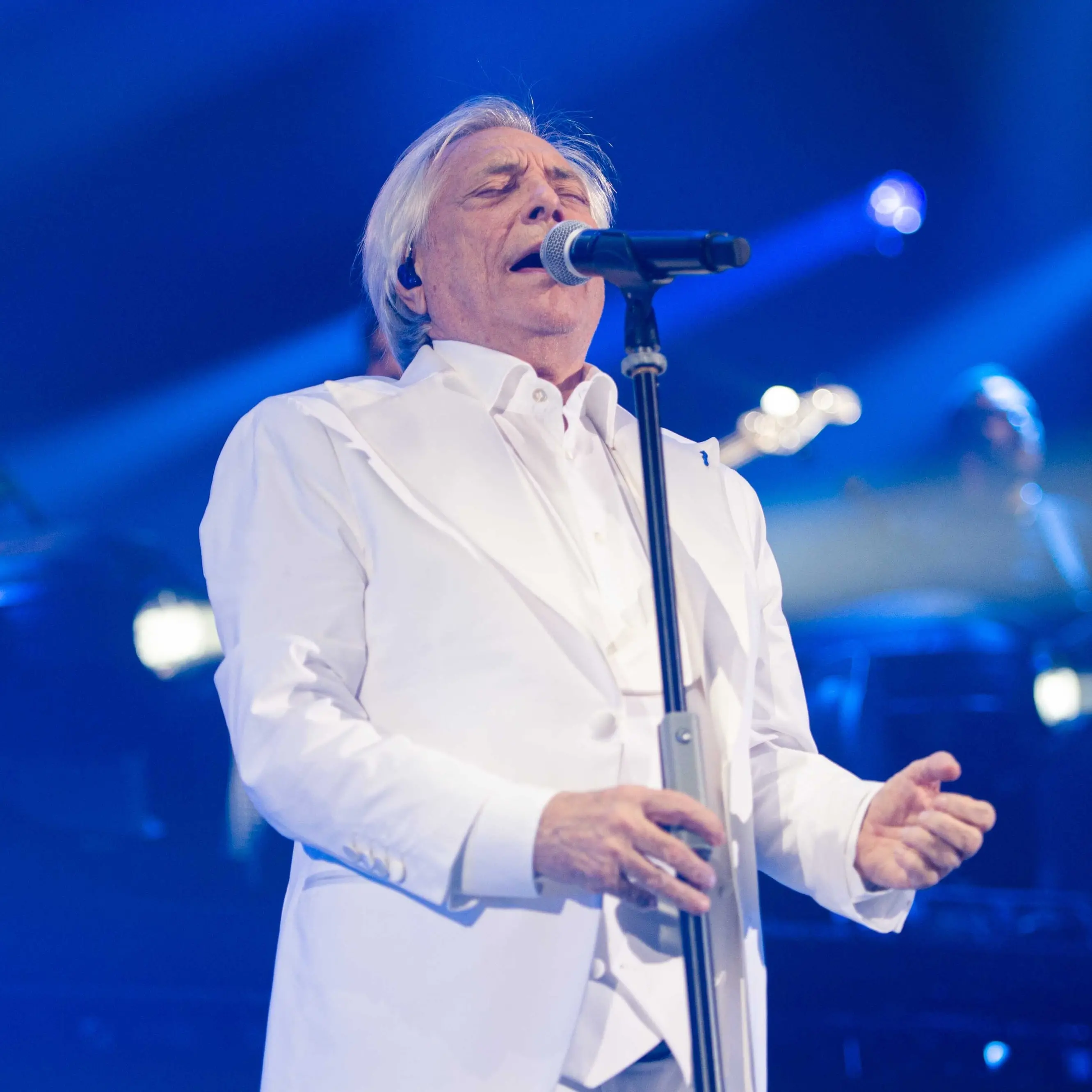Nino D’Angelo in concerto ad Acri il 12 agosto: tappa del tour estivo 2025