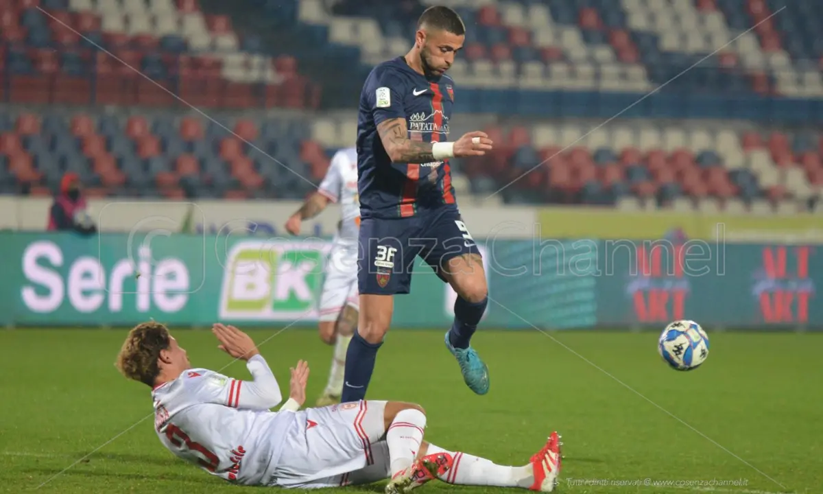 Cosenza-Reggiana 1-0, i Lupi tornano a vincere