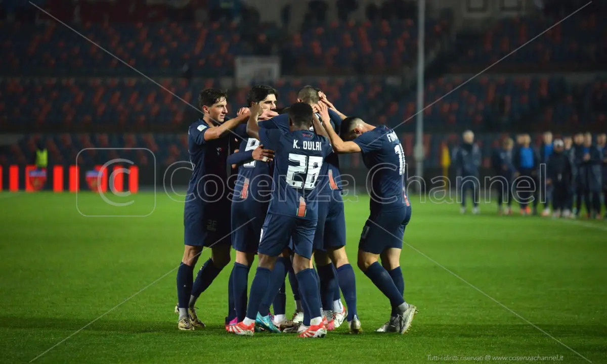 Cosenza, torna la speranza: Reggiana battuta 1-0 e playout a quattro punti
