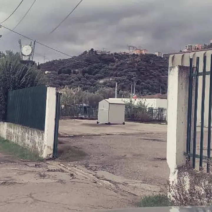 Fu travolto da un cancello durante un servizio di guardiania, dopo 15 anni la legge gli dà ragione