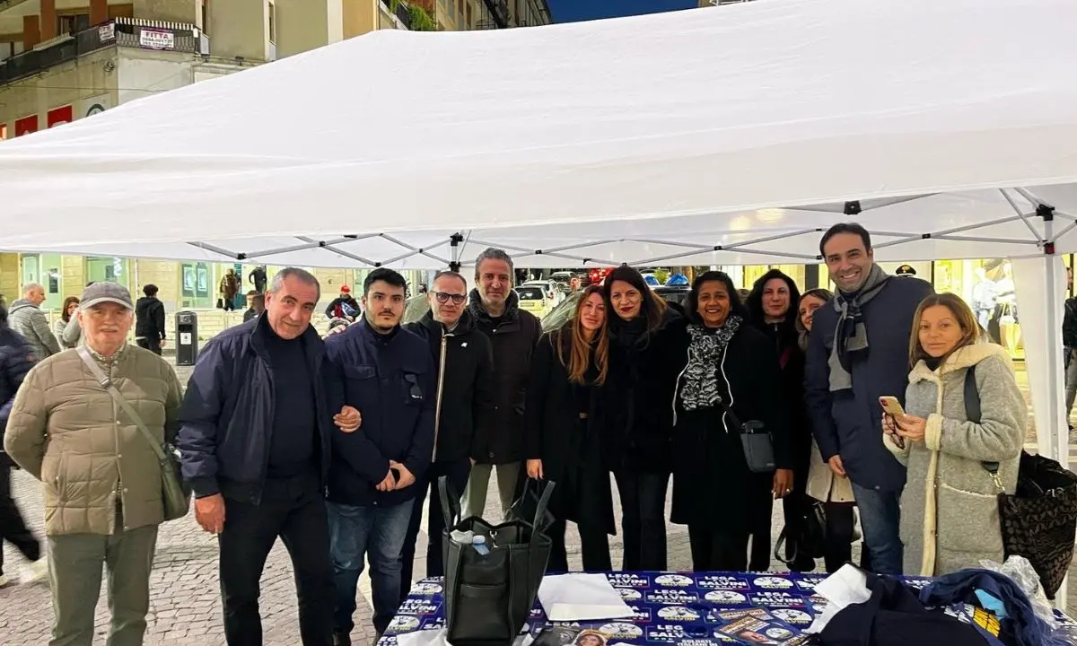 Guerra in Ucraina, la Lega scende in piazza a Cosenza