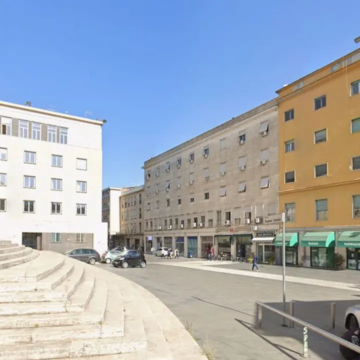 Cosenza, lunghe file e disagi per i contribuenti davanti alla sede di Municipia