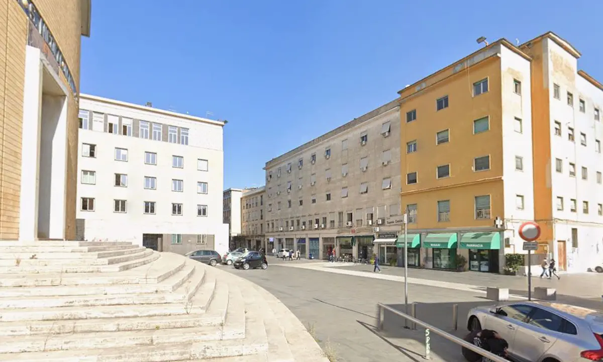 Cosenza, lunghe file e disagi per i contribuenti davanti alla sede di Municipia