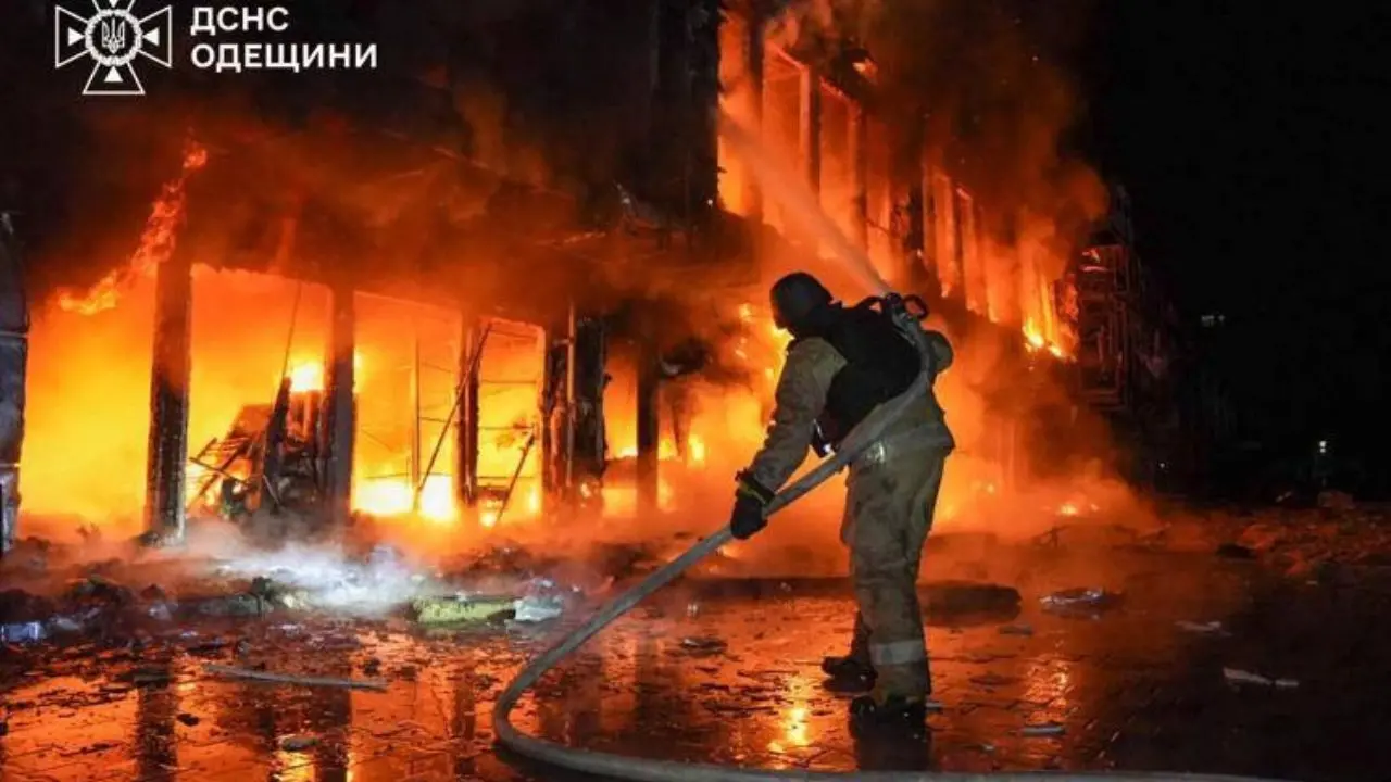Ucraina, droni russi attaccano Odessa: vittime e danni alle infrastrutture