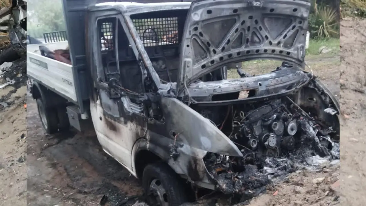 Mezzi incendiati, il sindaco di Cassano Papasso condanna l’ennesimo gesto intimidatorio