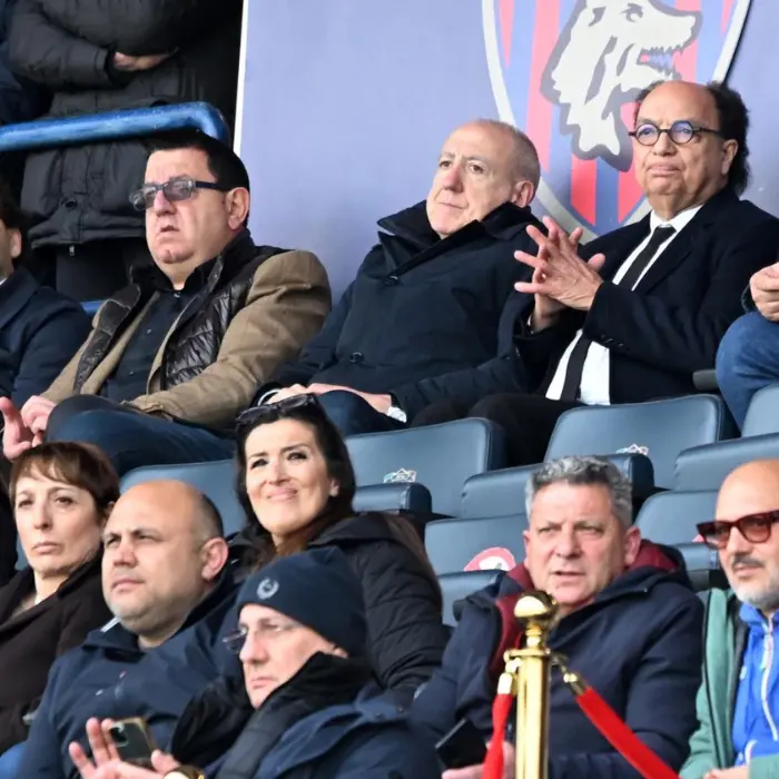 Cosenza, dal presidente Guarascio nessun segnale di voler cedere la società