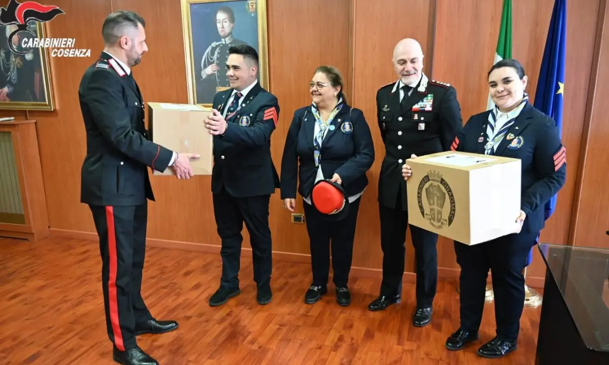 Cosenza, pacchi dono pasquali ai figli dei carabinieri caduti