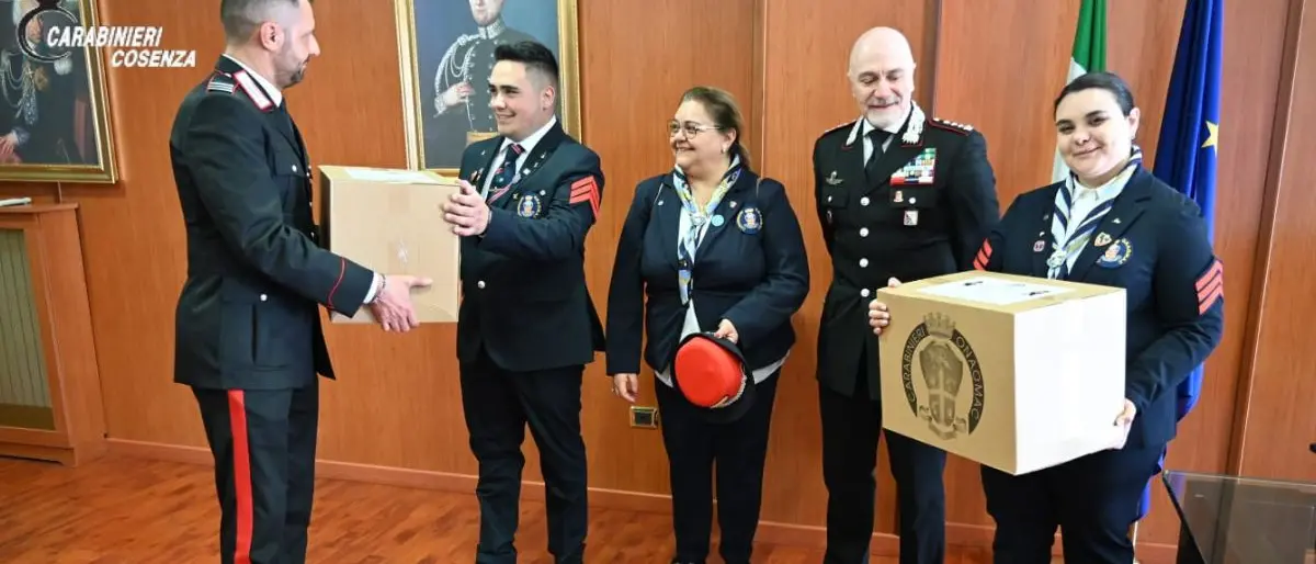 Cosenza, pacchi dono pasquali ai figli dei carabinieri caduti
