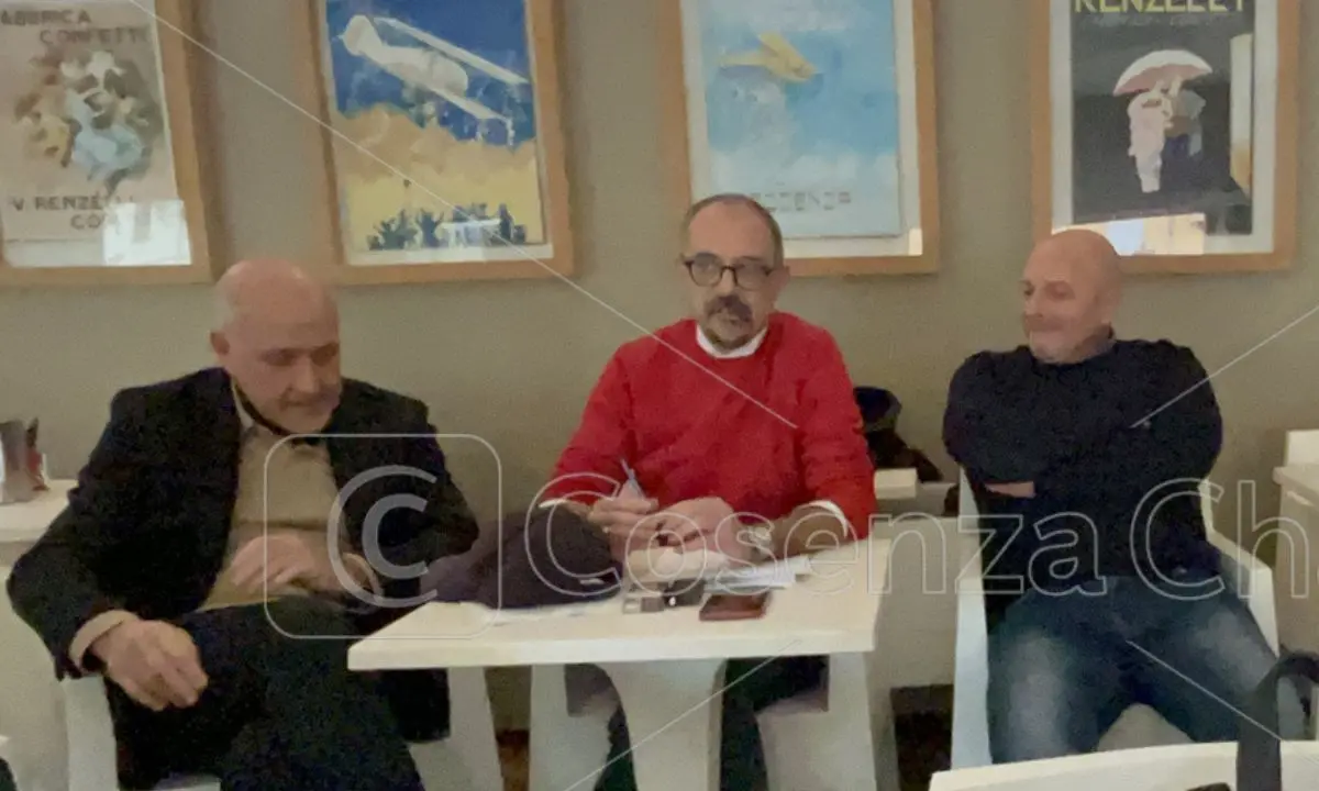 Cosenza, Graziadio, Tinto e Trecroci tornano nel gruppo consiliare del Pd e vanno all’attacco\n