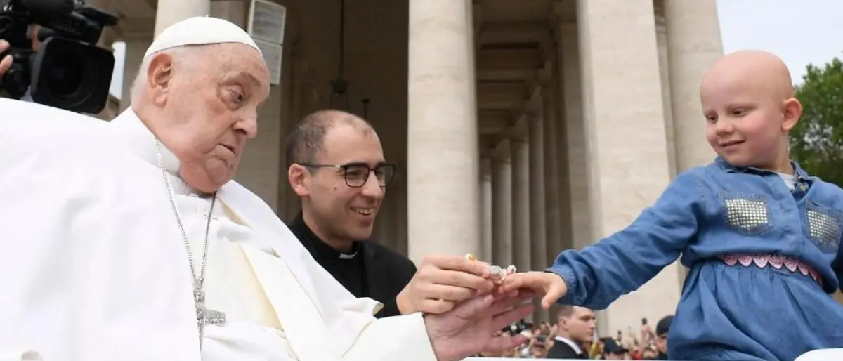 «Grazie per avermi riportato in Piazza», le ultime parole di Papa Francesco al suo infermiere