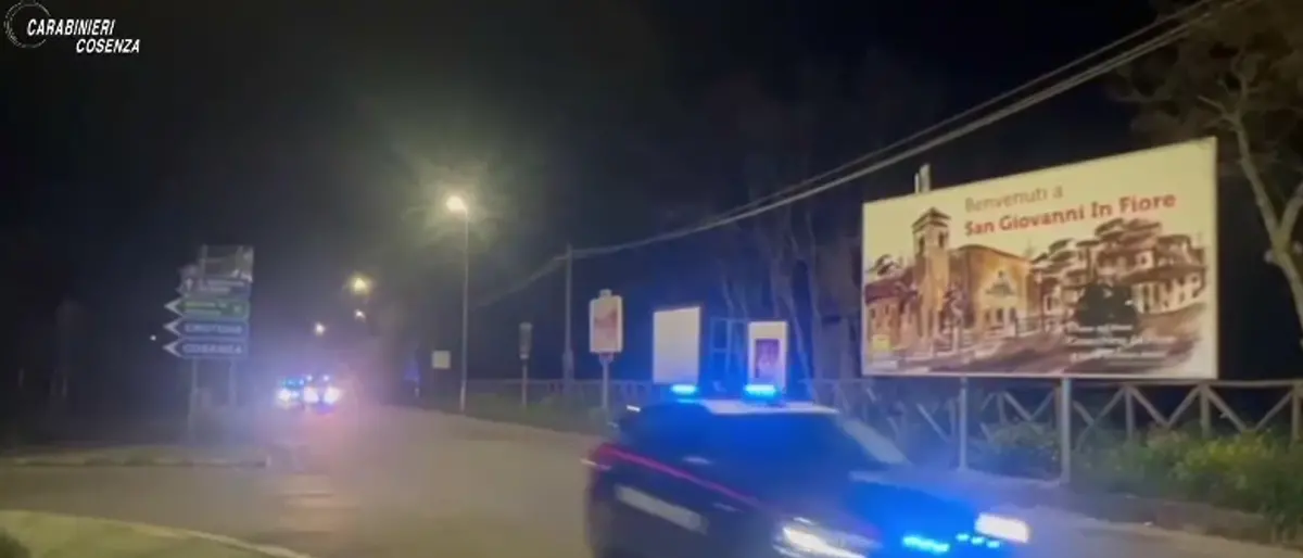 Droga a San Giovanni in Fiore, la pistola puntata in testa al cocainomane insolvente