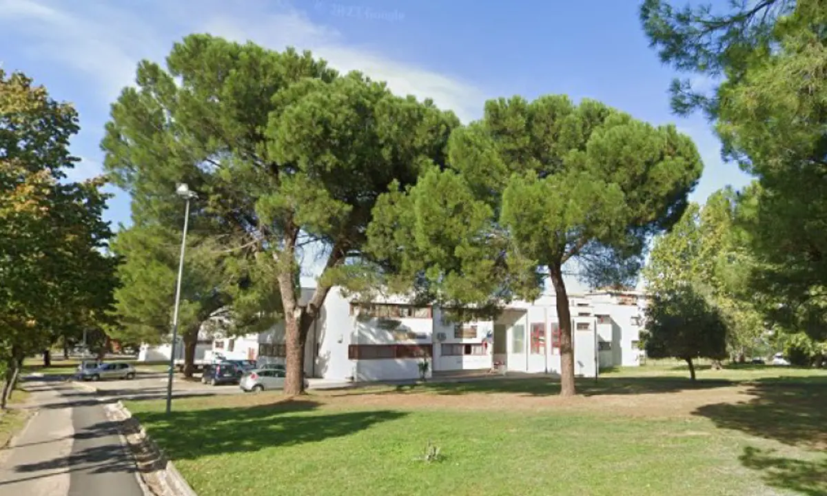 Rende, dopo la lite a scuola i docenti dell'IC Falcone: «Mai ricevuto lamentele dai genitori»