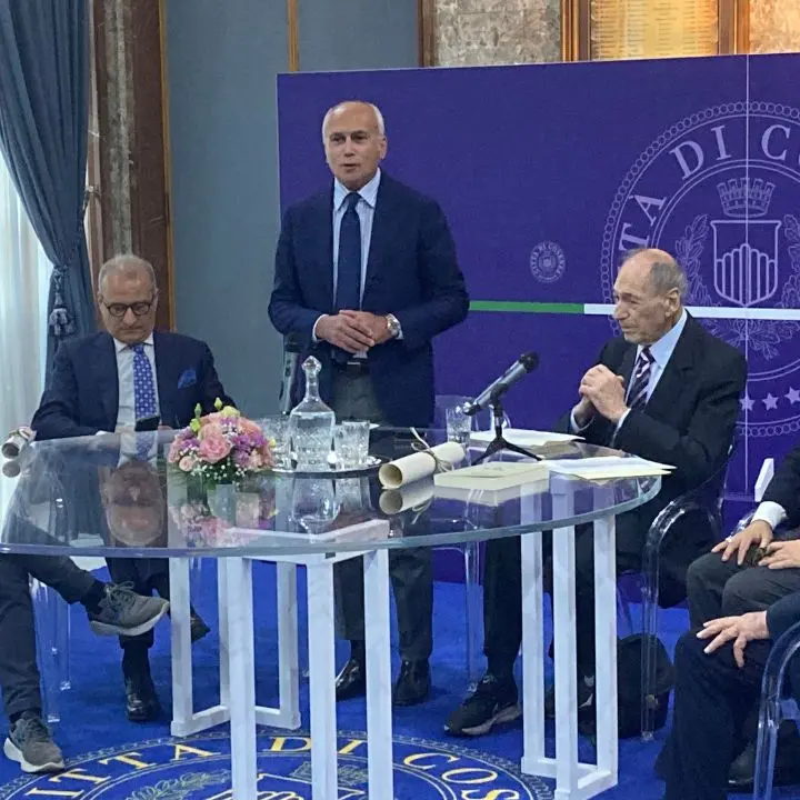 Palazzo dei Bruzi, lectio magistralis del prof argentino Raul Zaffaroni