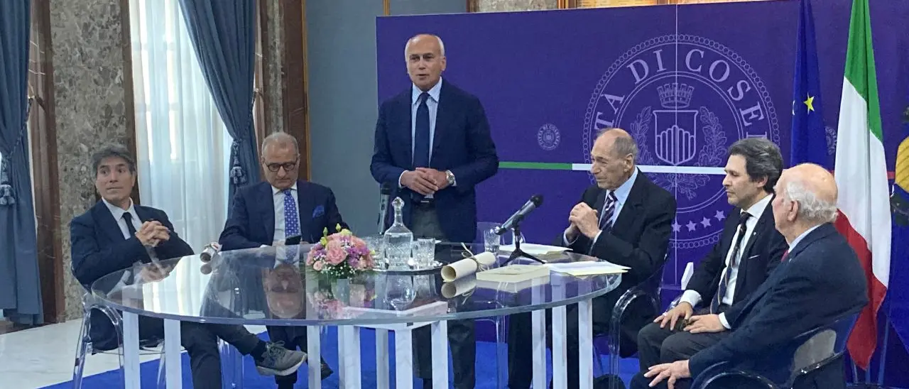 Palazzo dei Bruzi, lectio magistralis del prof argentino Raul Zaffaroni