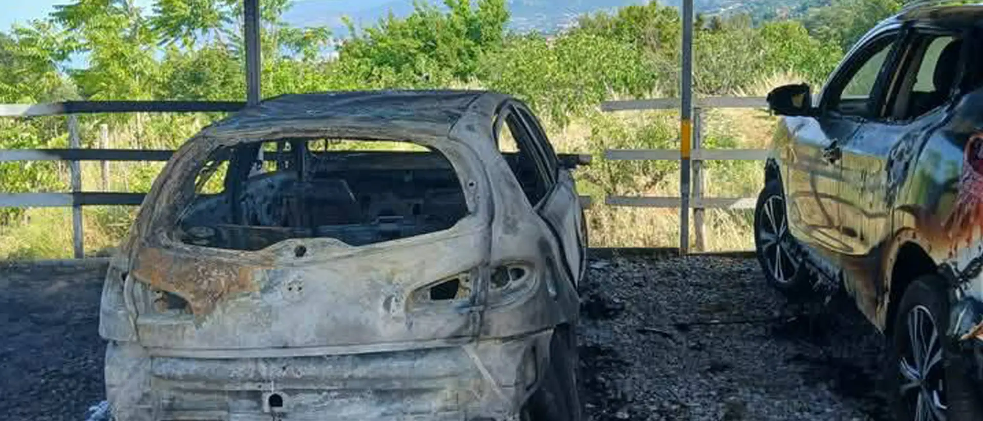 Fuscaldo, due auto di un 50enne del posto date alle fiamme. Indagini in corso