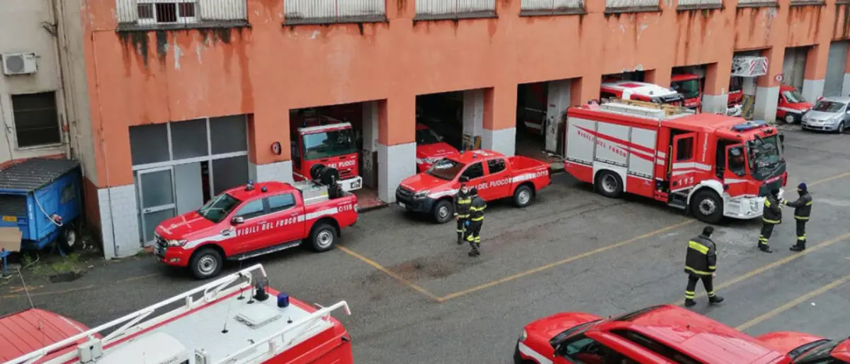 Caserme fatiscenti, l’allarme dei Vigili del Fuoco di Cosenza: “Viviamo nel degrado”