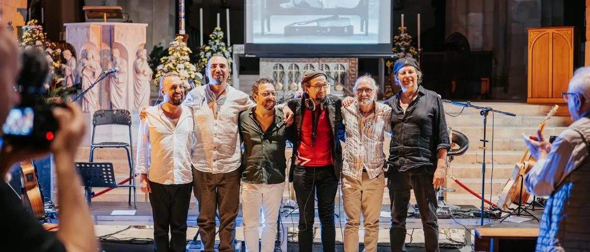 Tutto cresce e se ne va: sold out a Cosenza per il concerto solidale dedicato a Pino Daniele