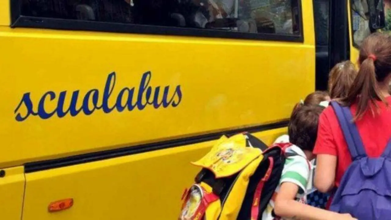 Torano Castello, bimbo disabile senza scuolabus per un post del padre contro il Comune
