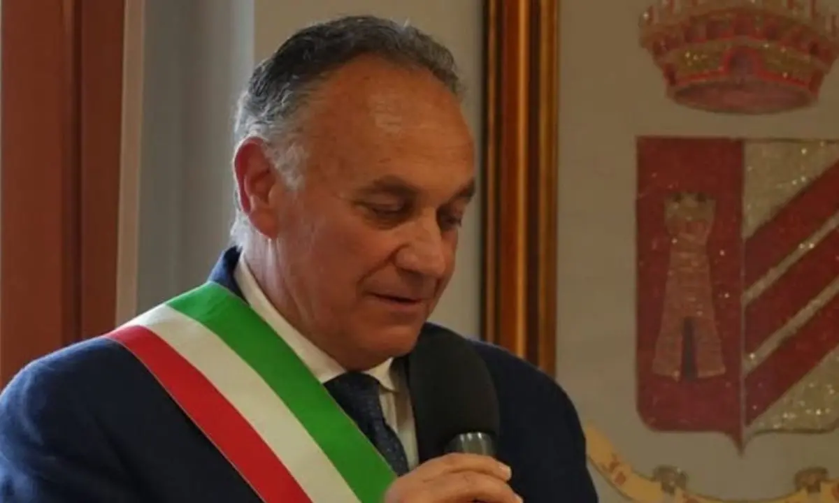 Marano Marchesato, Vivacqua dopo la crisi: «Dimissioni immotivate. Un atto di vigliaccheria verso i cittadini»