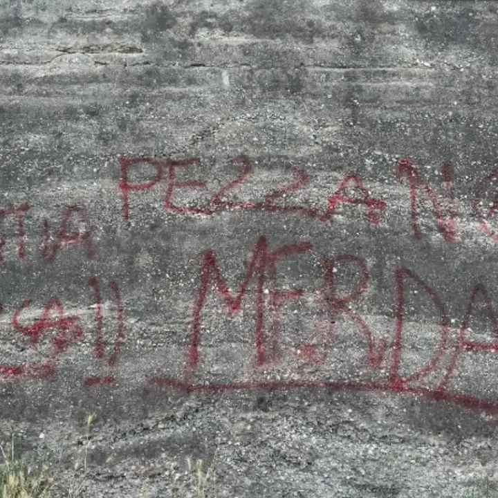 Scritte sui muri contro la società del Rugby Rende: «Sporgeremo denuncia»