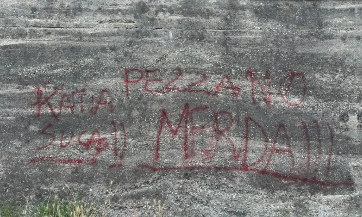 Scritte sui muri contro la società del Rugby Rende: «Sporgeremo denuncia»