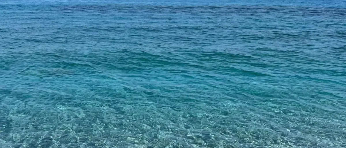 Mare pulito e calmo: Ionio e Tirreno cosentino regalano il primo vero giorno d’estate
