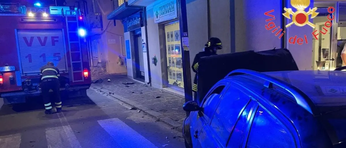 Incidente a Botricello, auto si schianta contro un muro